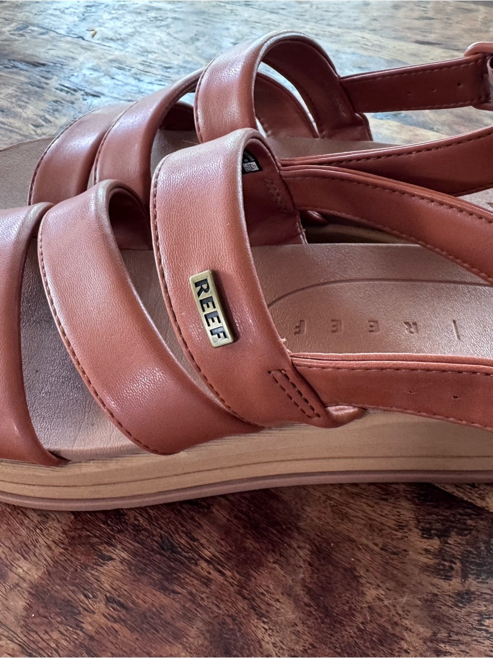 Reef Aura Escape-  Women's Arch Support Sandals